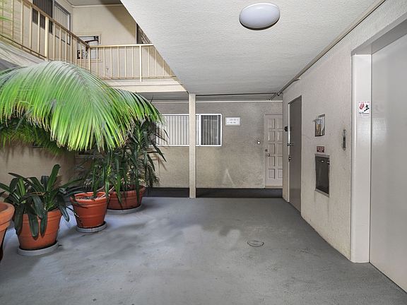 5th image of 212 Euclid Ave #105