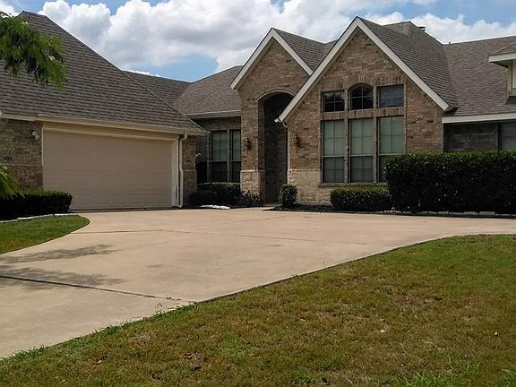 2nd image of 4311 Lone Oak Dr