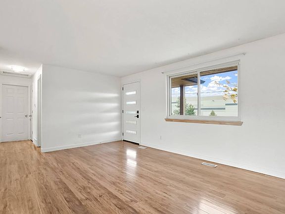 3rd image of 1742 W 56th Ave