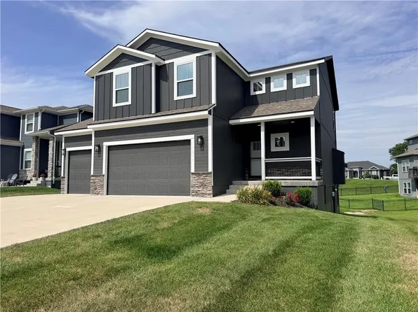 1244 Hillmann Ln, Warrensburg, MO 64093