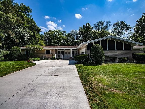 3rd image of 57078 Decamp Blvd