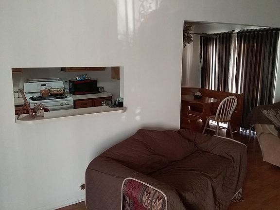 4th image of 19419 Chestnut Dr