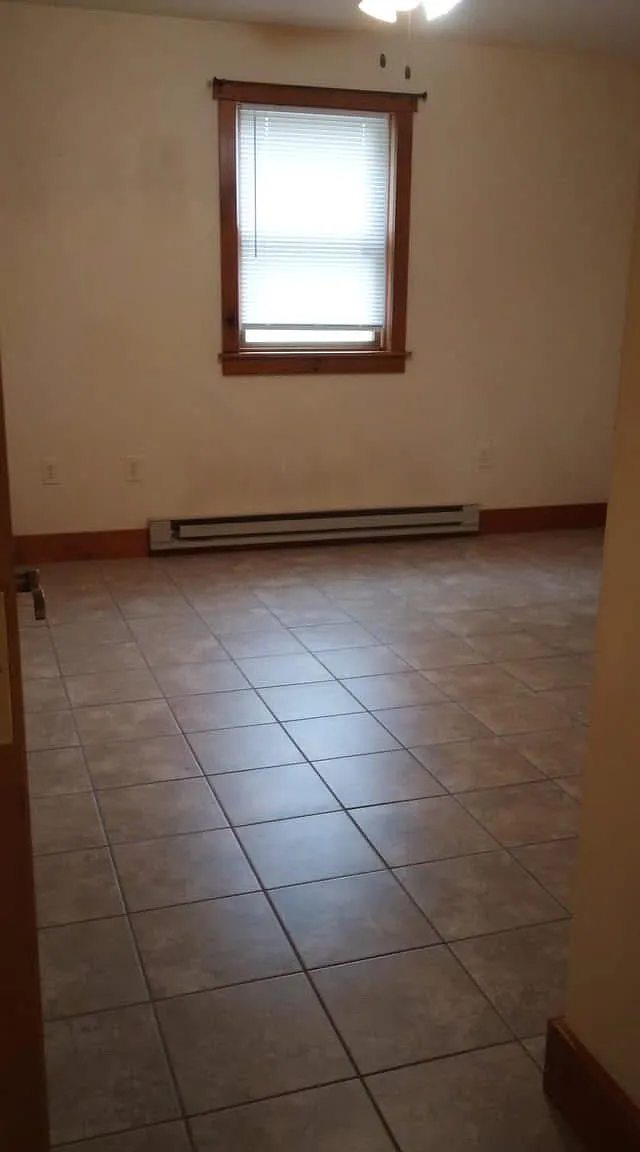 2 bed, 1200 sqft, $1,600 — Photo 4