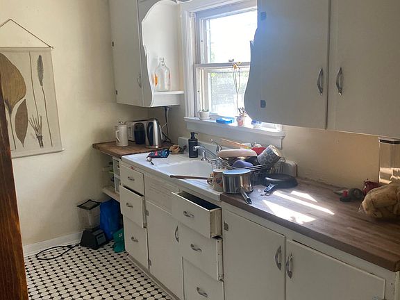 kitchen w butcher block counters
