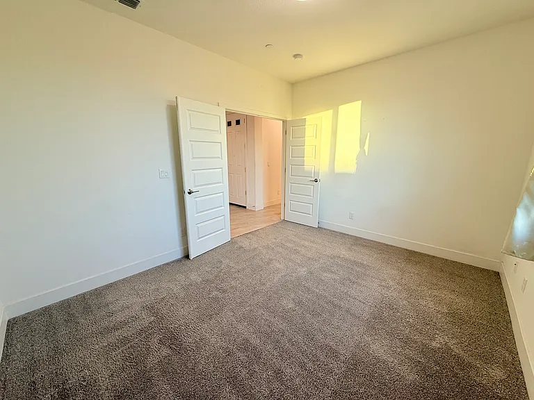 12920 Knightsbrook Ave — Photo 19