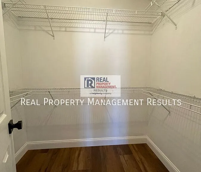 4800 Penrose Dr — Photo 12