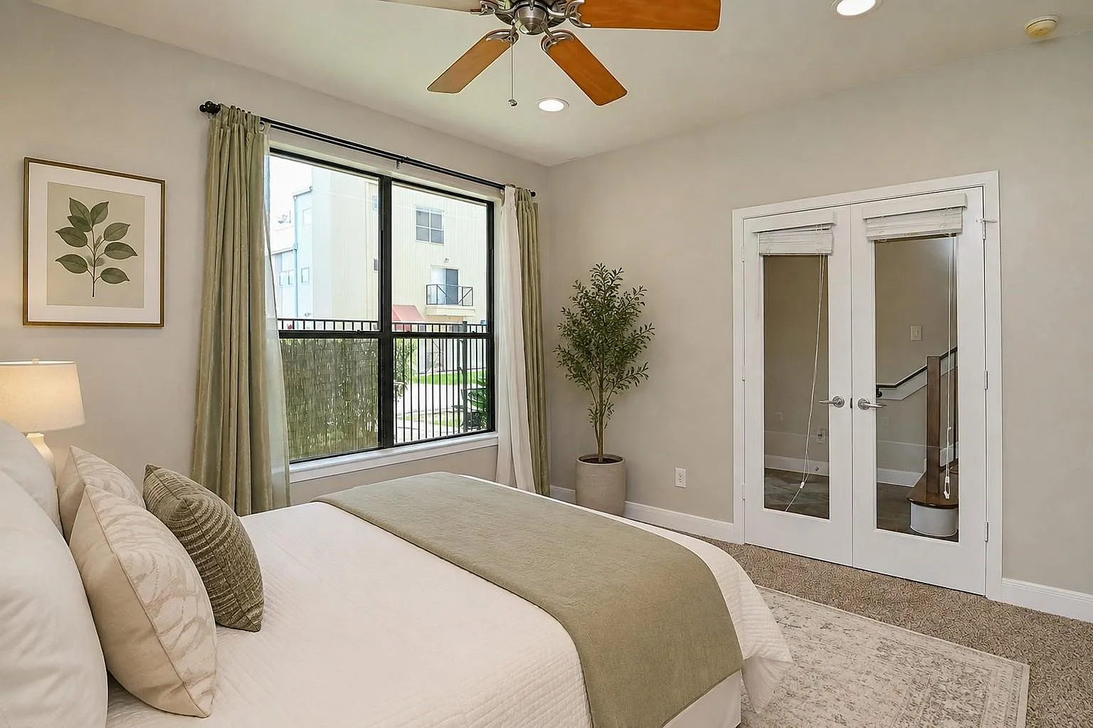 3 bed, 3.5 bath, 2072 sqft, $2,950 — Photo 4