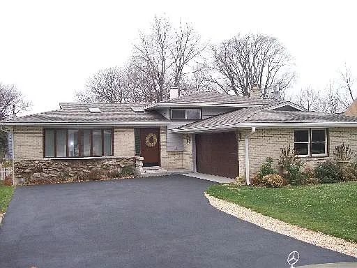 5708 Wolf Rd photo 1