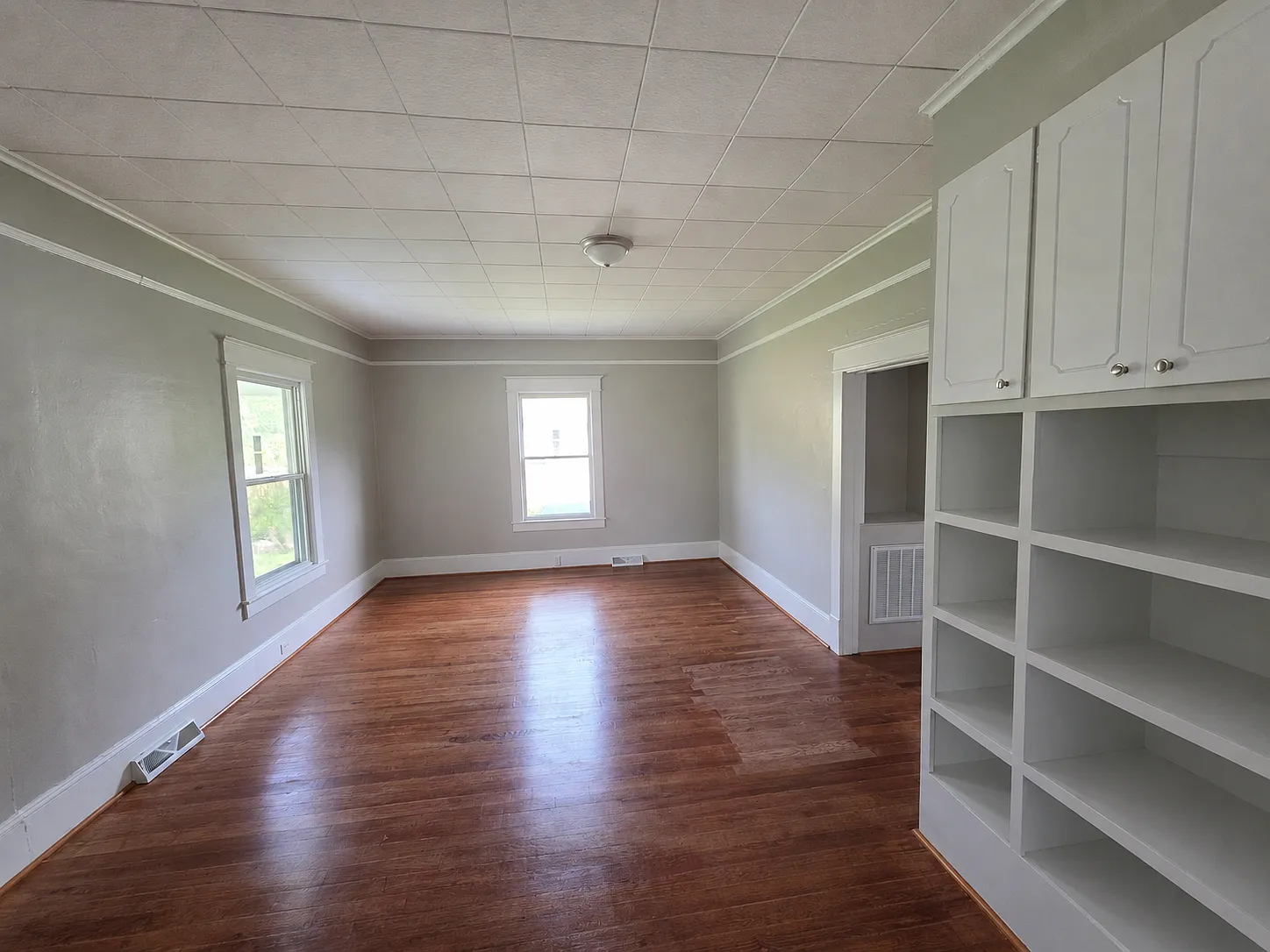 3 bed, 1086 sqft, $1,250 — Photo 3