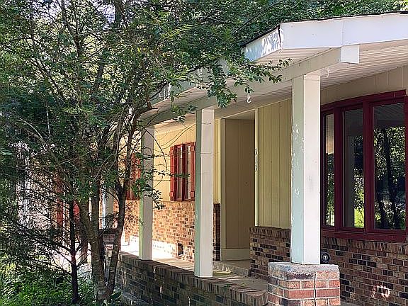Concrete front porch 