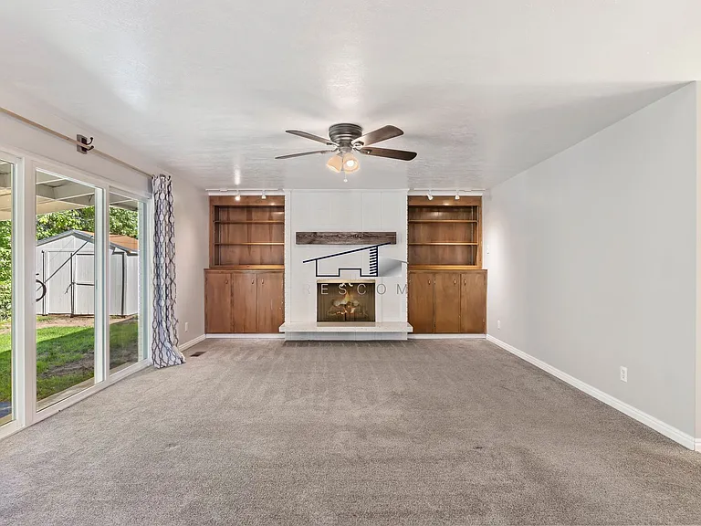 3179 Hawthorne Ave — Photo 4