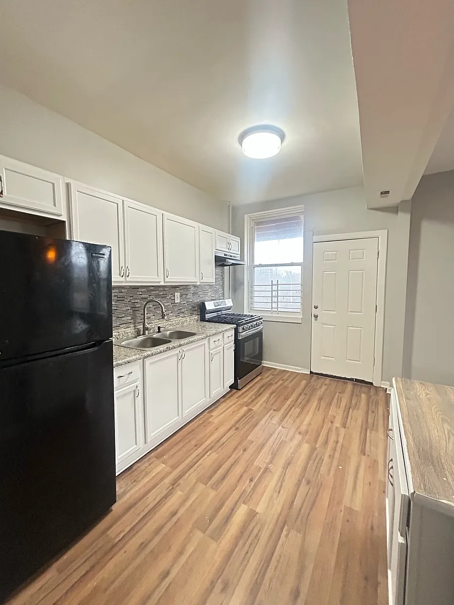 Building Photo - 5938 S Calumet Ave #3