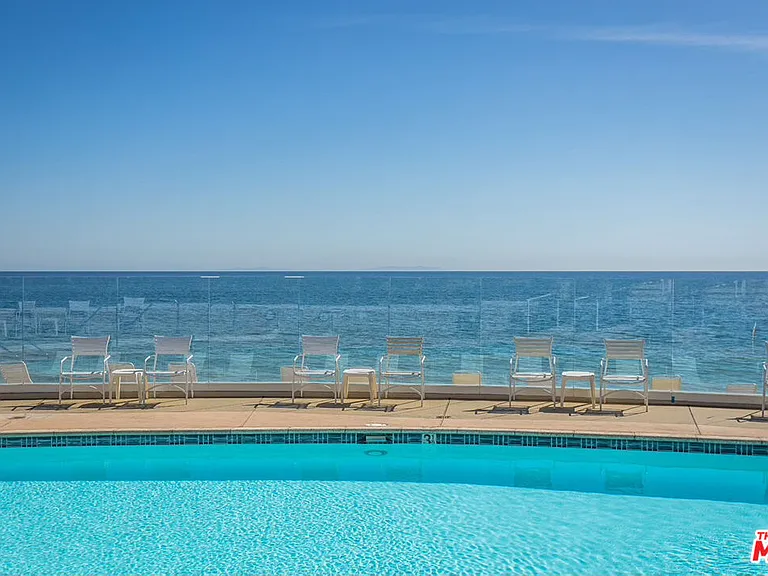 22548 Pacific Coast Hwy #203 — Photo 16