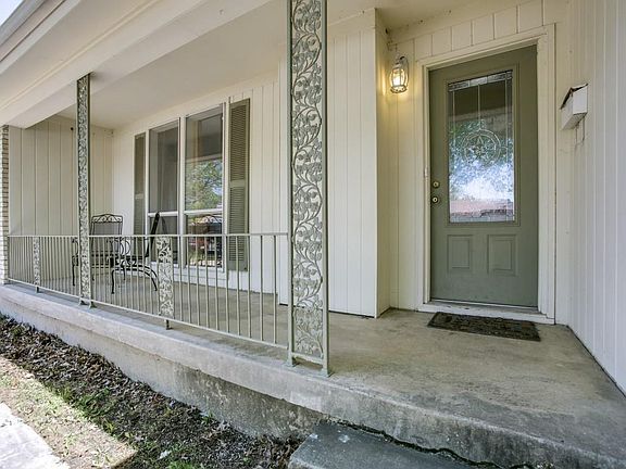 3rd image of 3504 Sheridon Dr