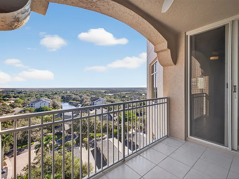 1001 Arbor Lake Dr — Photo 34