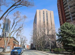 15 Maitland Pl #2104, Toronto, ON M4Y2X3