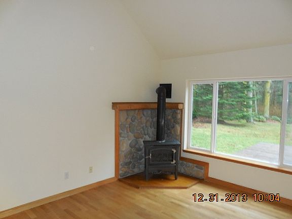 4th image of 373 Forest Glen Ln