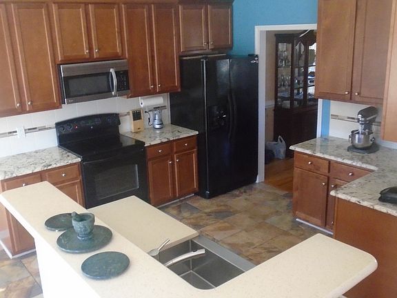 5th image of 163 Snowberry Ln