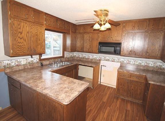 4th image of 12966 Pierce St NE