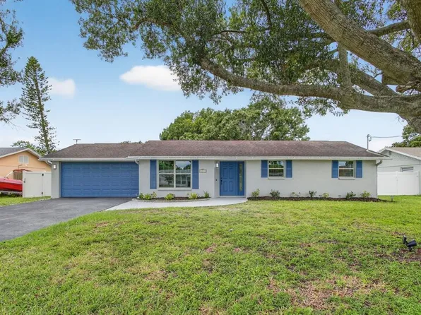 6208 Fairway Blvd, Apollo Beach, FL 33572