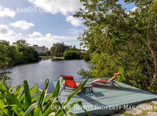 10814 Navajo Dr APT 20, St Petersburg, FL 33708