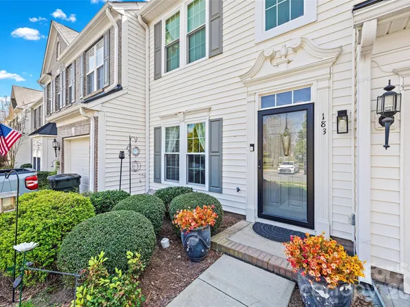 183 Autumn Falls Dr, Lake Wylie, SC 29710