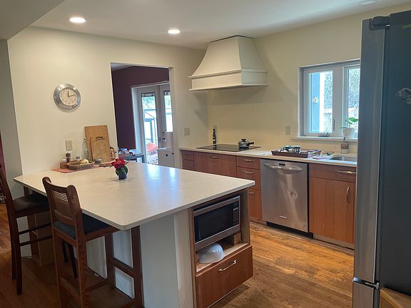 3rd image of 509 Clark Rd