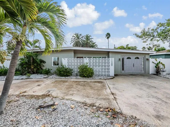 16304 3rd St E, Redington Beach, FL 33708