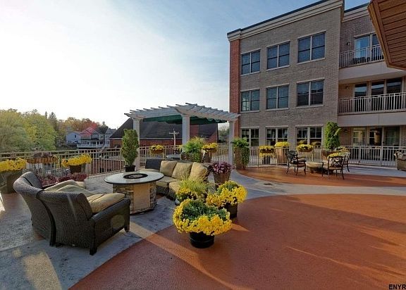 5th image of 38 High Rock Ave