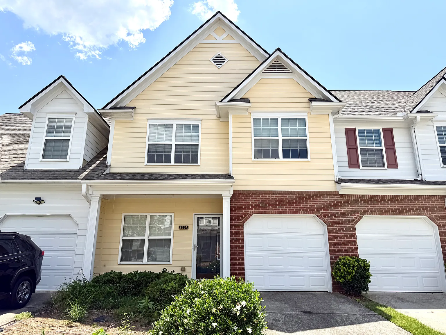 3 bed, 2.5 bath, 1582 sqft, $1,900 — Photo 1