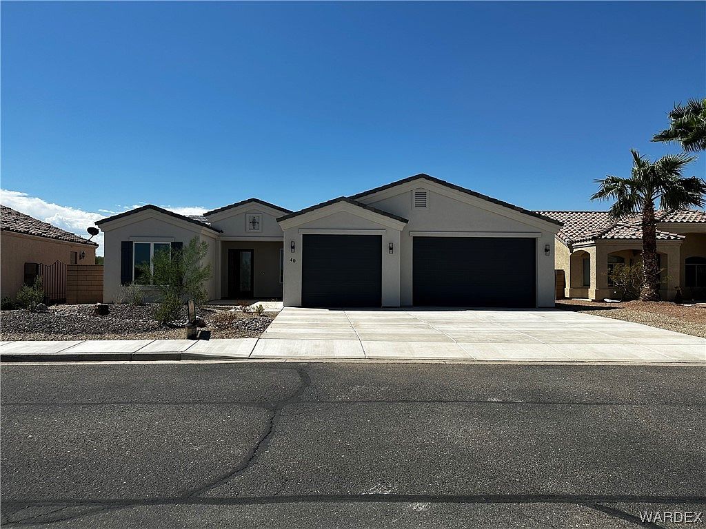 40 Cypress Point Dr N