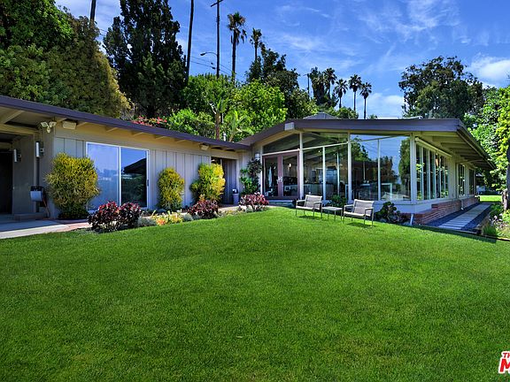 5th image of 3641 Glenridge Dr