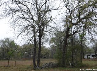 121 Longhorn Rd, Stockdale, TX 78160