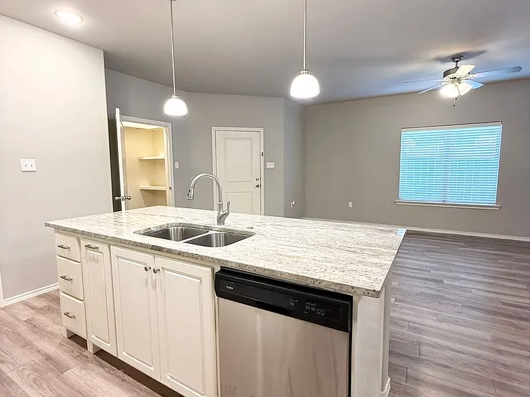 1217 Preston Trl — Photo 12