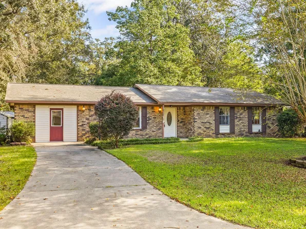107 Bristow Dr, Summerville, SC 29483