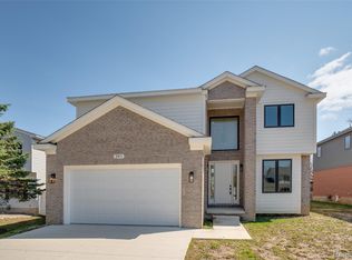 2911 Walsh Dr, Rochester Hills, MI