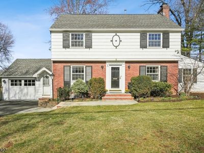 2 Edgewood Rd, Chatham, NJ, 07928