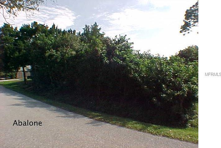 2nd image of 121 Abalone Rd