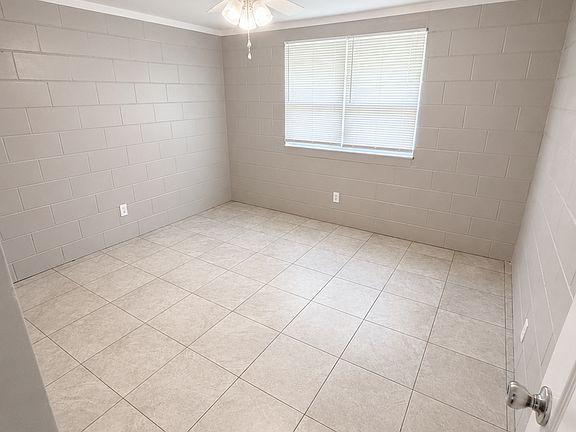 4th image of 2201 Washington St APT A