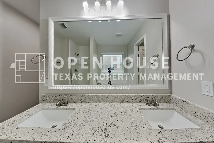 2815 Fox Mountain Dr — Photo 10