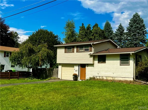 110 Longwood Dr, Liverpool, NY 13088