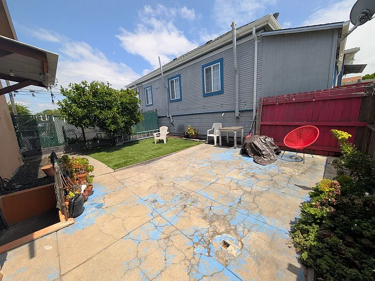 4218-4220 Market St — Photo 16