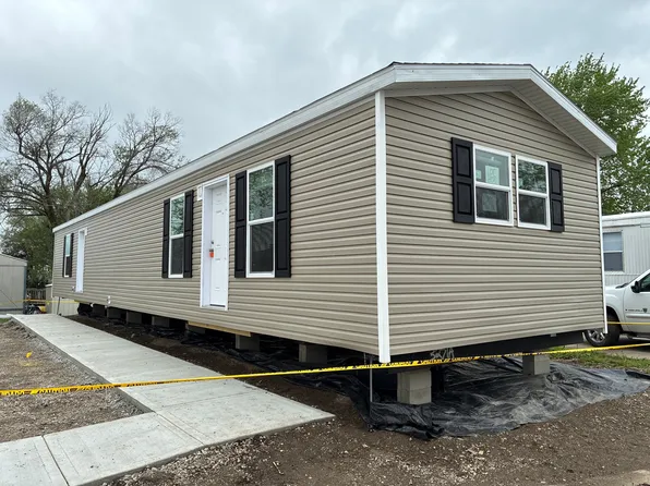 8 Honeysuckle Ln #H08, Belton, MO 64012