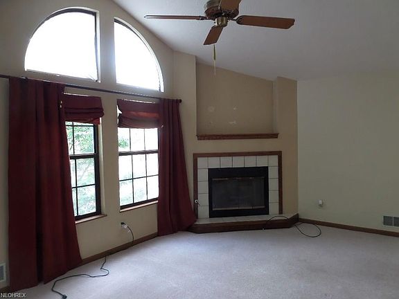 4th image of 3800 North Park Unit 5
