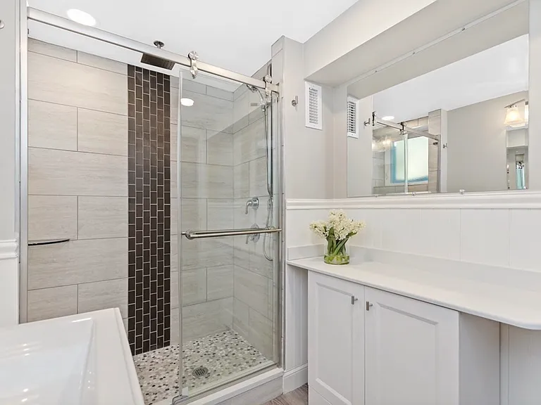 15 Richard St #1 — Photo 16