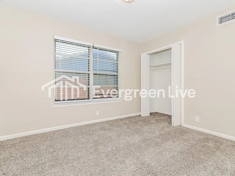 3504 Hilton Dr — Photo 9