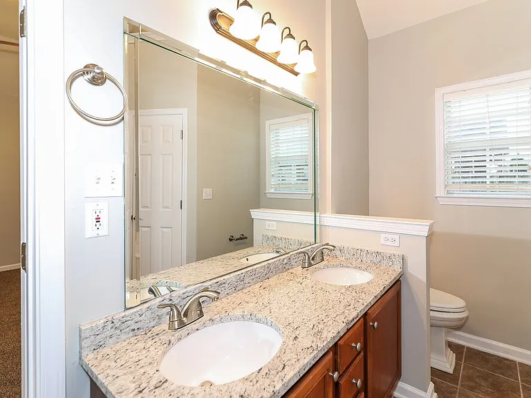 9921 Greenalder Cv N — Photo 11