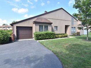 19 Timber Ridge Dr, Holbrook, NY 11741