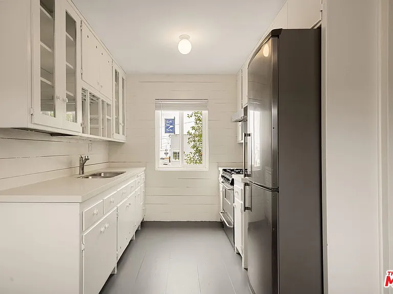161 W Channel Rd #5 — Photo 11