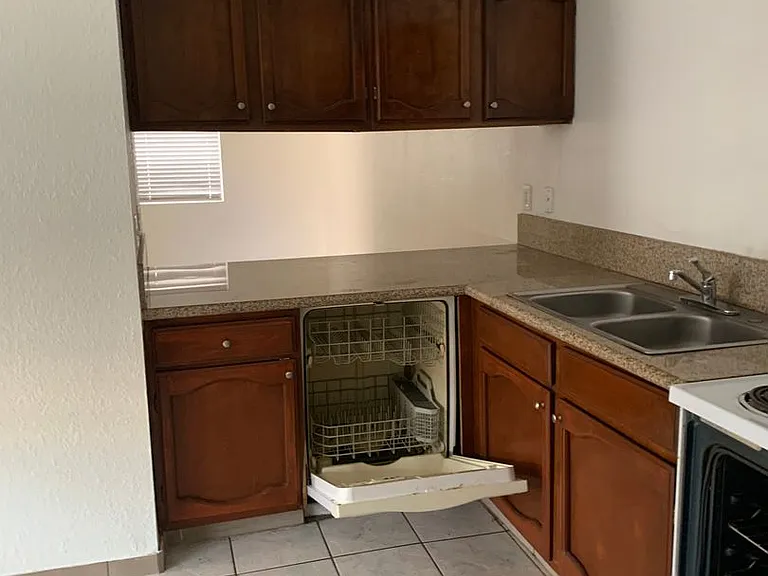 5148 Greene Ln #C — Photo 15